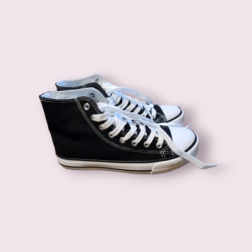 New High Top Sneakers Women Size 7